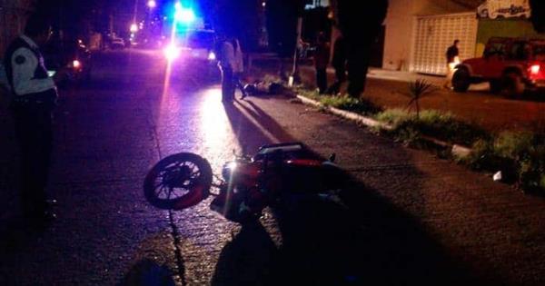 Muere Hombre En Moto Al Chocar Contra Un Poste