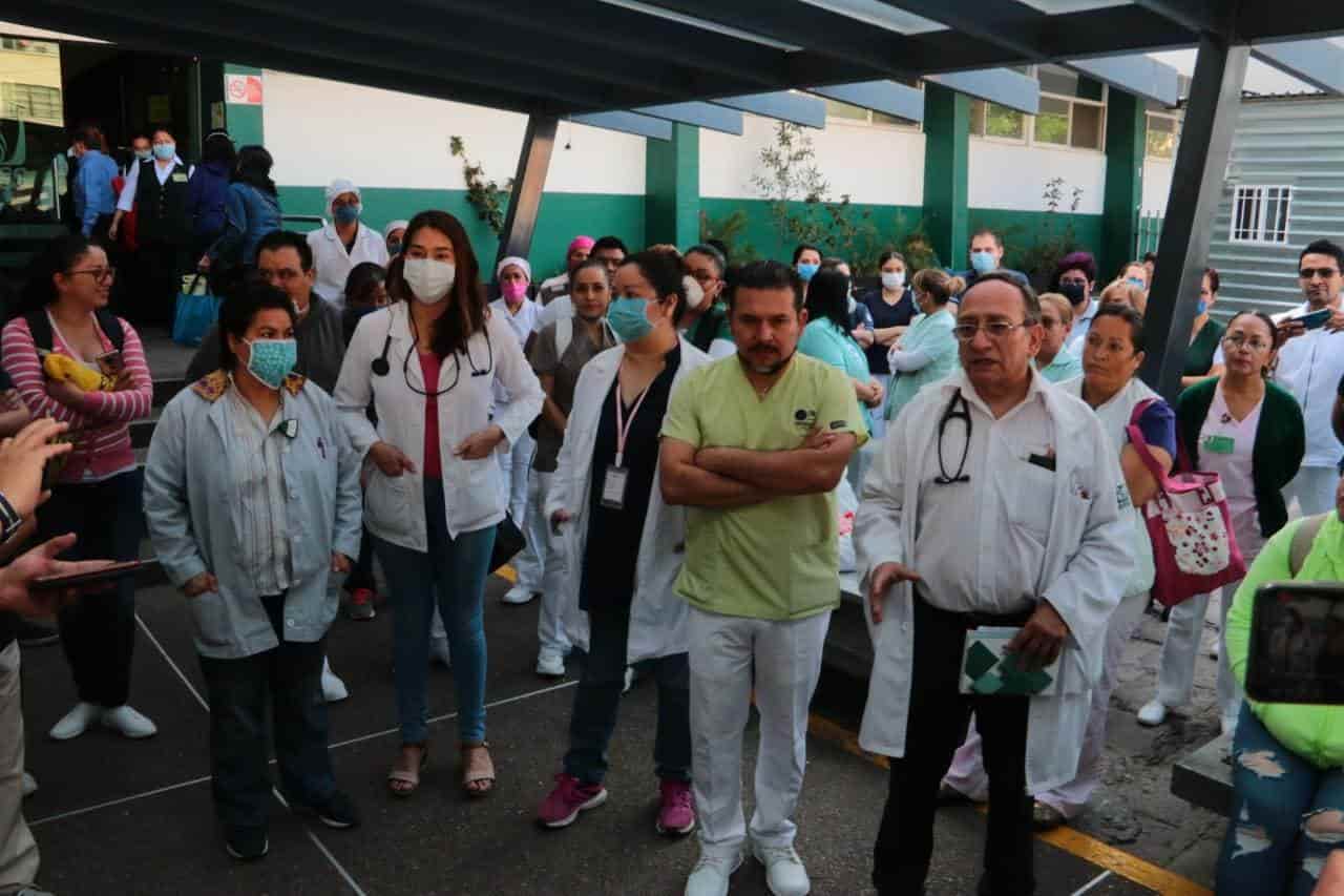 Personal Del Hospital Del Imss Protesta Por Falta De Equipo Para