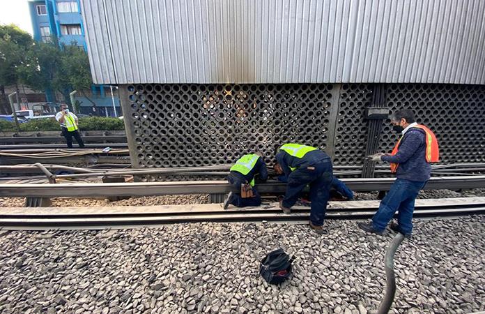 Tras corto circuito reanudan servicio en la Línea 2 del Metro