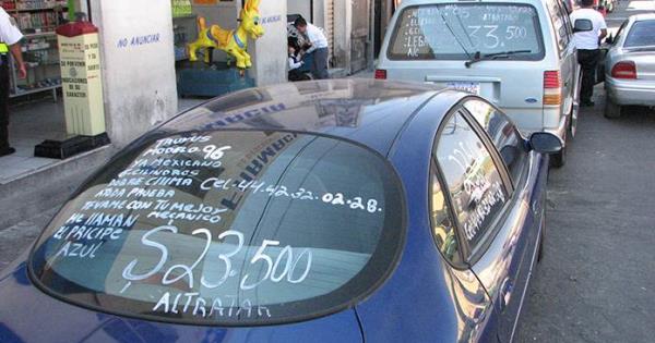 Comprar un auto chocolate es delito que se paga con cárcel, advierte el SAT