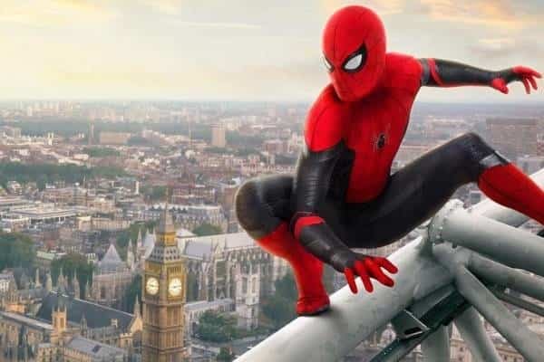 Spider-Man estusiasma a fanáticos en su estreno en México