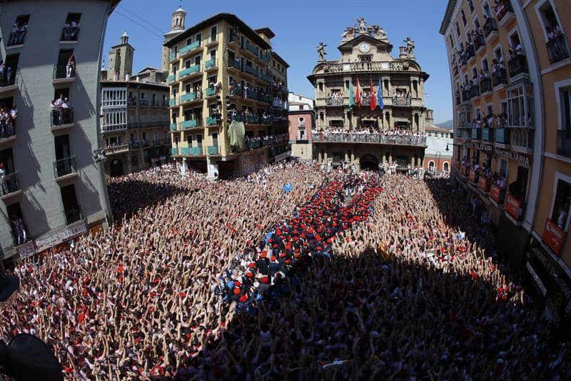 FOTOS: Pamplona grita ¡viva San Fermín e inicia sus fiestas más ...