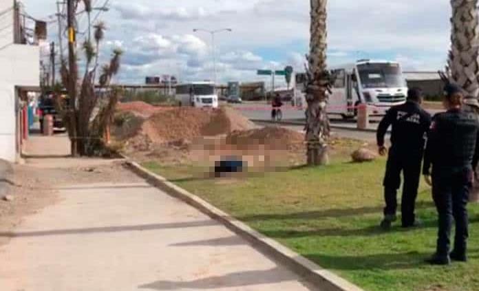 A Balazos Asesinan A Un Hombre En La Carretera A México