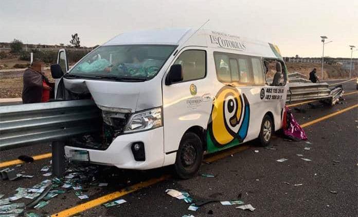 Al menos siete muertos en aparatoso accidente sobre ...