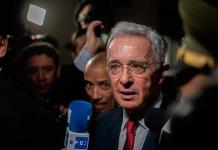 Expresidente colombiano dice que no asistirá a investidura de Petro porque tiene complejo de preso