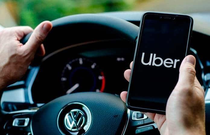Conductores de Uber bloquean acceso a Los Cabos; acusan detenciones
