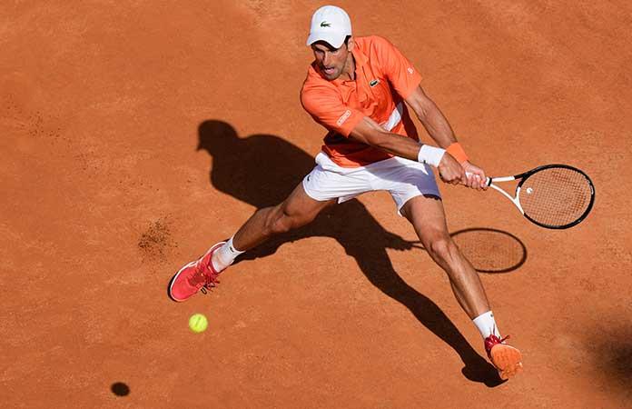 Djokovic “arrolla” a Karatsev en Roma