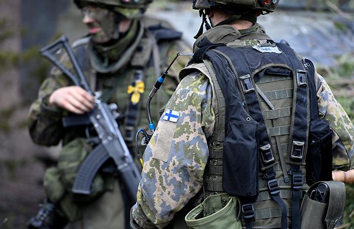 Finlandia comunica a Putin que pedirá su ingreso a la OTAN