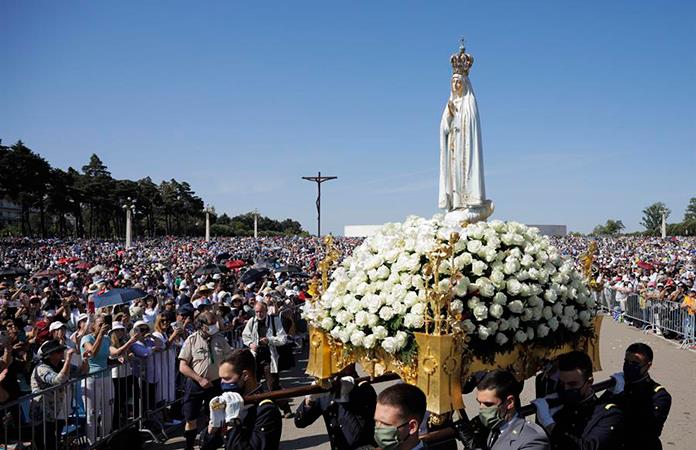 Bendición de una virgen para Ucrania cierra multitudinaria peregrinación a Fátima