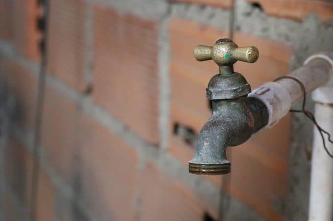 Por escasez de agua empresas de NL tienen problemas para operar