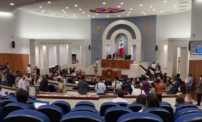 Guardan en Congreso un minuto de silencio por periodistas asesinados