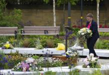 Manchester conmemora el quinto aniversario del ataque que mató a 22 personas