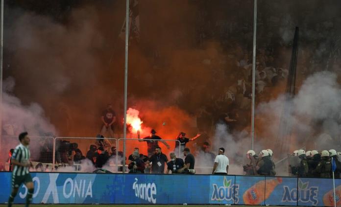 Violencia empaña título de Panathinaikos en Copa de Grecia