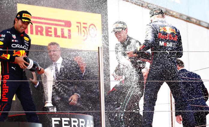 ¿Por qué Red Bull pidió a Checo Pérez dejar pasar a Verstappen?