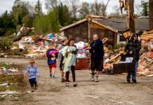 Pueblo en Michigan se recupera tras devastador tornado