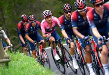 El checo Hirt gana la etapa y Carapaz mantiene el liderato del Giro de Italia