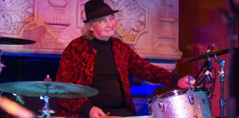 Fallece el baterista Alan White de la banda Yes