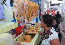 Caen ventas de pollo en un 50 por ciento
