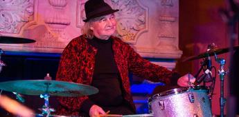Falleció el baterista Alan White de la banda Yes