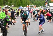 Hindley arrebata a Carapaz el liderato del Giro en la penúltima etapa