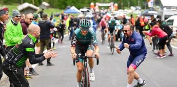 Hindley arrebata a Carapaz el liderato del Giro en la penúltima etapa