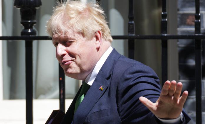 Boris Johnson promete al Reino Unido la mayor reducción de impuestos en una década