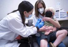 EEUU empieza a vacunar a los más pequeños contra COVID