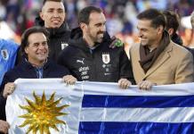 Capitán uruguayo Diego Godín ficha con Vélez Sarsfield