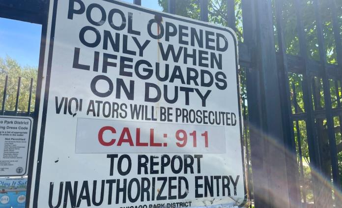 Muchas piscinas en EEUU cierran por falta de salvavidas