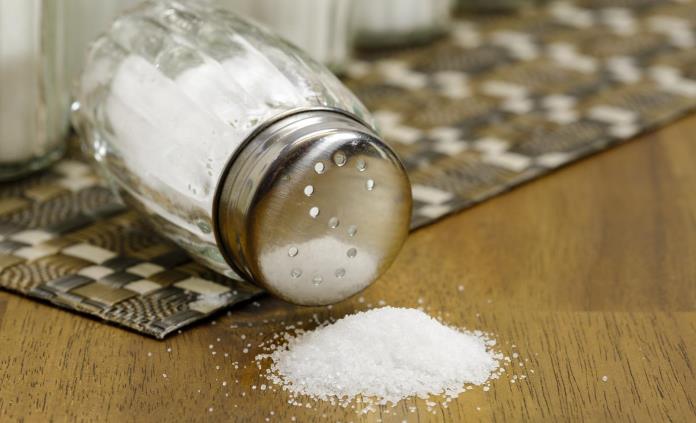 Conoce cuánta sal debemos consumir al día según la OMS