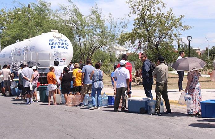 Piperos potosinos repartirán agua de forma gratuita en Monterrey