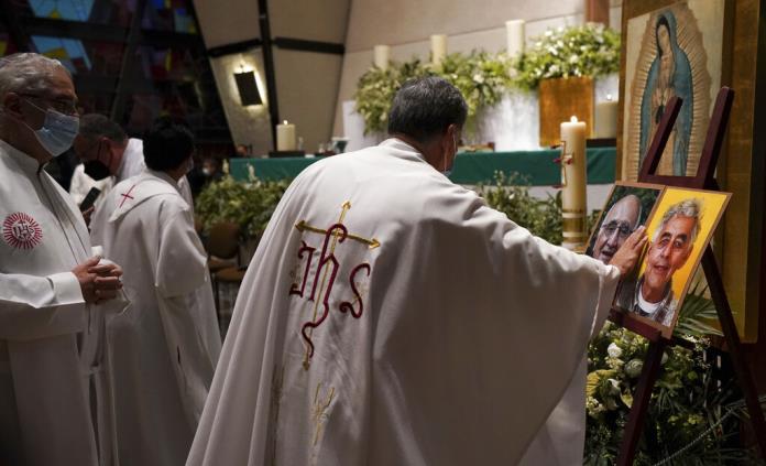 AMLO, sin explicación sobre por qué se llevaron los cuerpos de los sacerdotes jesuitas