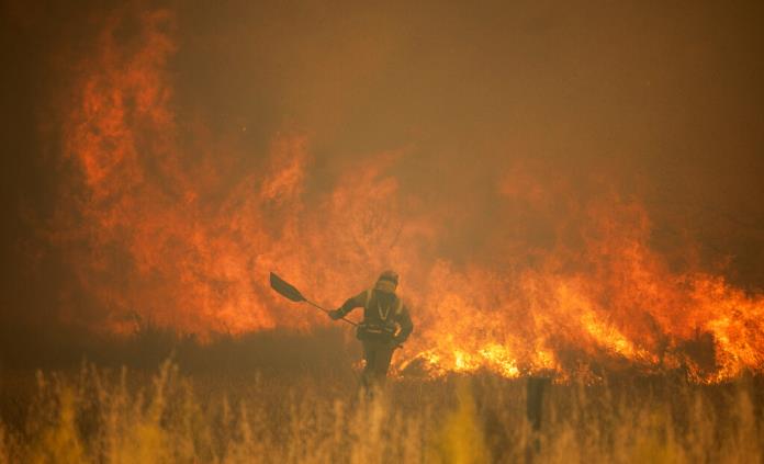 Ola de calor y sequías agravan riesgo de incendios en Europa