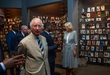 El príncipe Carlos rinde homenaje a las víctimas del genocidio de Ruanda