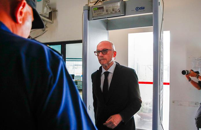 Paul Haggis permanecerá bajo arresto domiciliario en Italia
