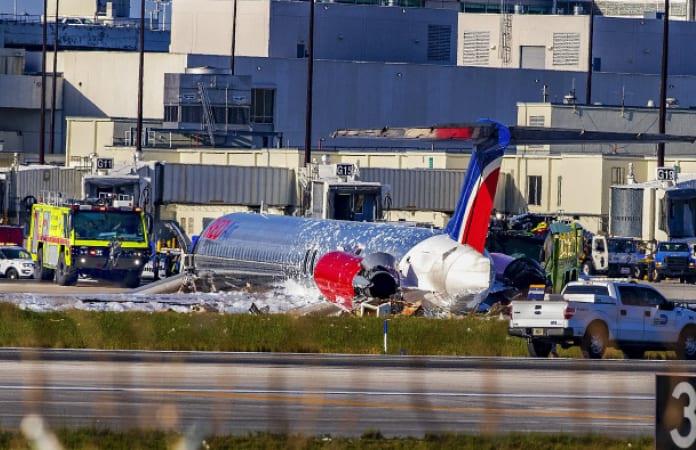 Se incendia avión en Miami; 3 heridos