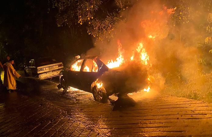 Incendio acaba con el vehículo de un funcionario municipal de Xilitla