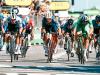 El holandés Jakobsen gana el primer sprint del Tour de Francia; Van Aert, nuevo líder