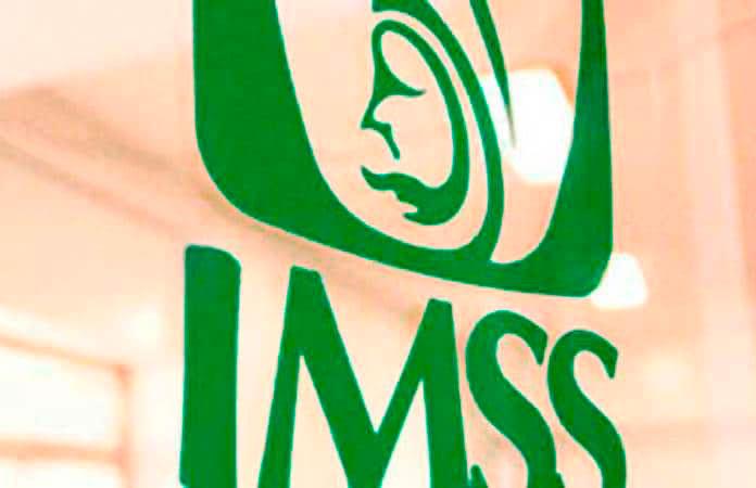 Trabajadora del IMSS se niega a revisión y desata enfrentamiento