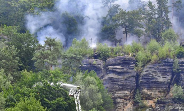 Controlado, el incendio forestal de la Suiza checa, tras 9 días de lucha