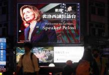 Miles de personas siguen por internet el recorrido del avión de Pelosi ante posible llegada a Taiwán