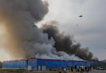 Al menos 11 heridos en un incendio en almacén del Amazon ruso