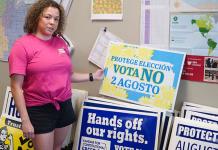 En Kansas, votantes protegen derecho al aborto
