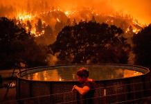 Suben víctimas de los incendios en California