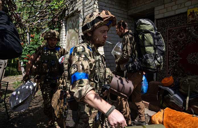Critican informe de Amnistía que denuncia que el ejército ucraniano pone  en peligro a civiles