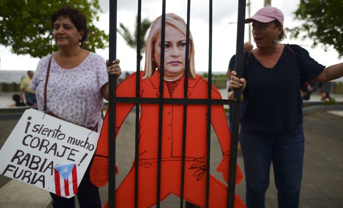 Arrestan a exgobernadora de Puerto Rico acusada de sobornos