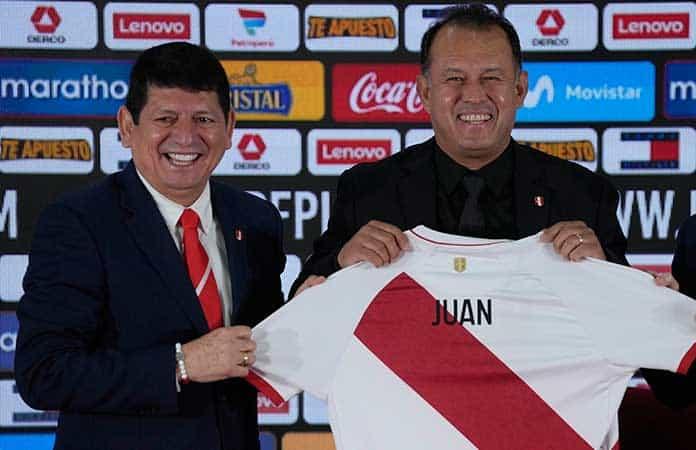 Juan Reynoso es nuevo DT de Perú