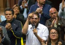 Condenan a 8 años de cárcel a dirigente opositor en Venezuela