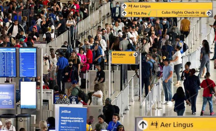 Tormentas en EU obligan a cancelar más de 1,100 vuelos