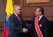 Duque condecora a Petro con tres órdenes habituales para el nuevo presidente de Colombia